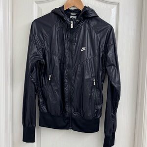 NIKE Womens Light Windbreaker Jacket